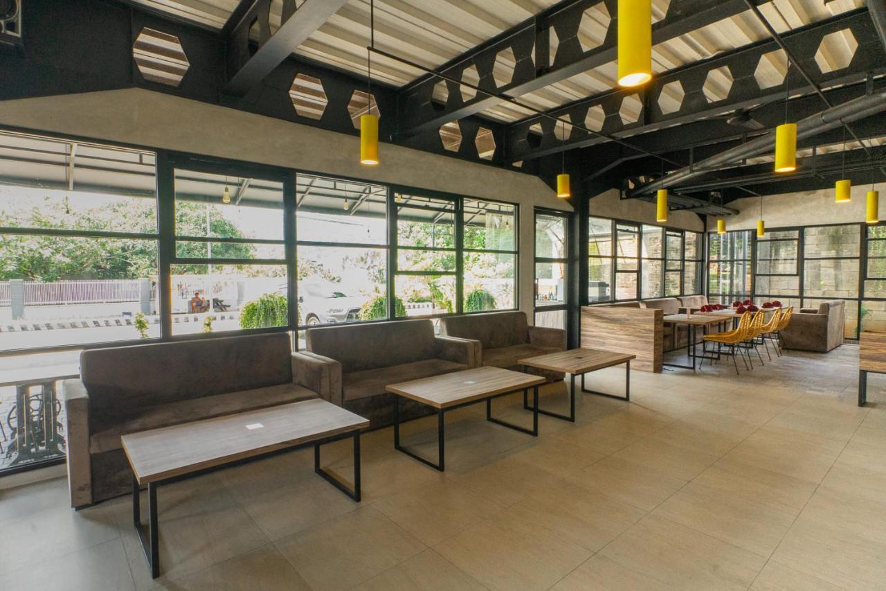 Hotel Summerville Majalengka Zewnętrze zdjęcie