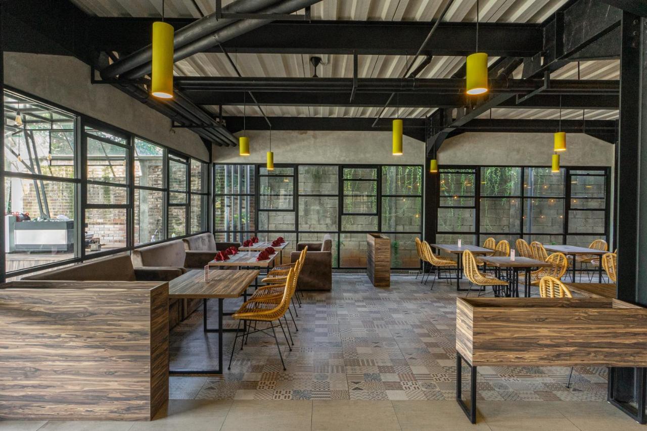 Hotel Summerville Majalengka Zewnętrze zdjęcie