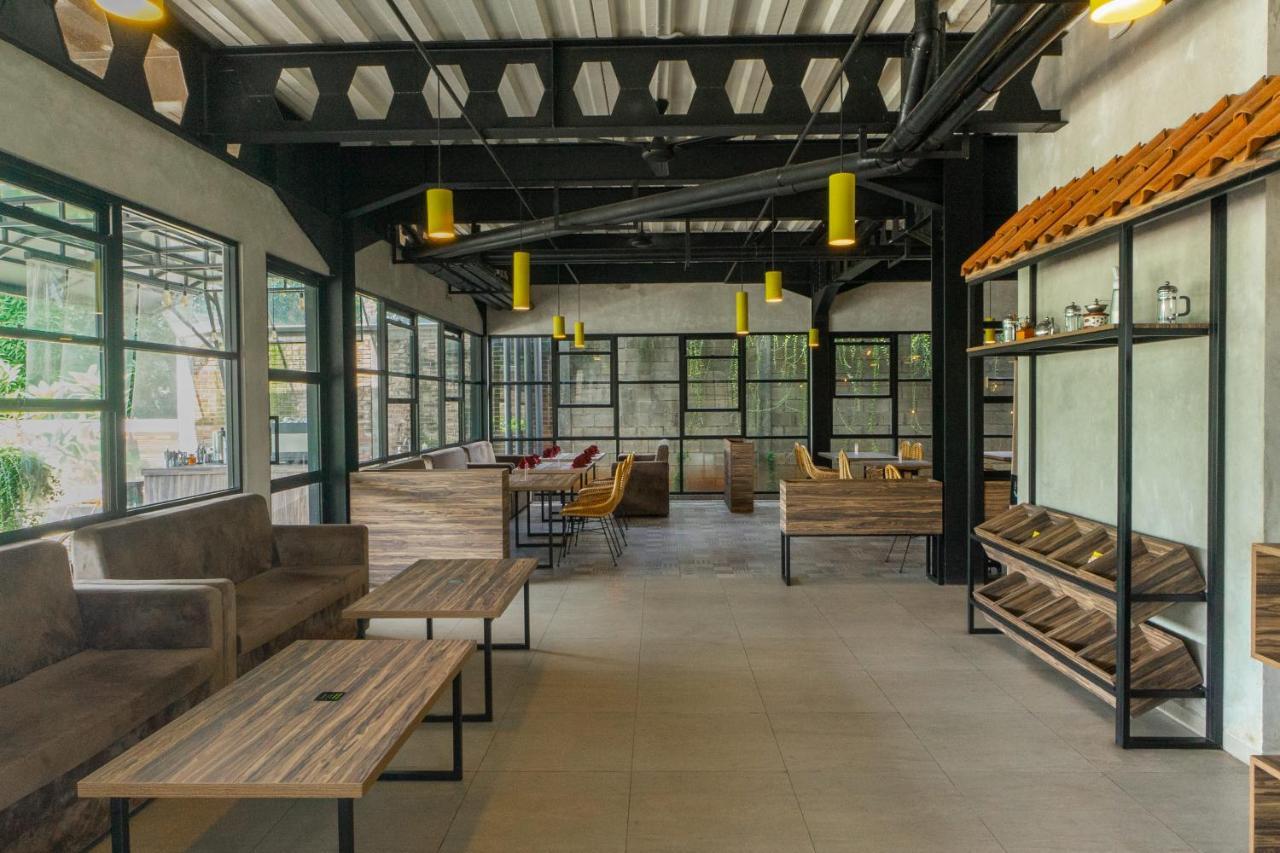 Hotel Summerville Majalengka Zewnętrze zdjęcie