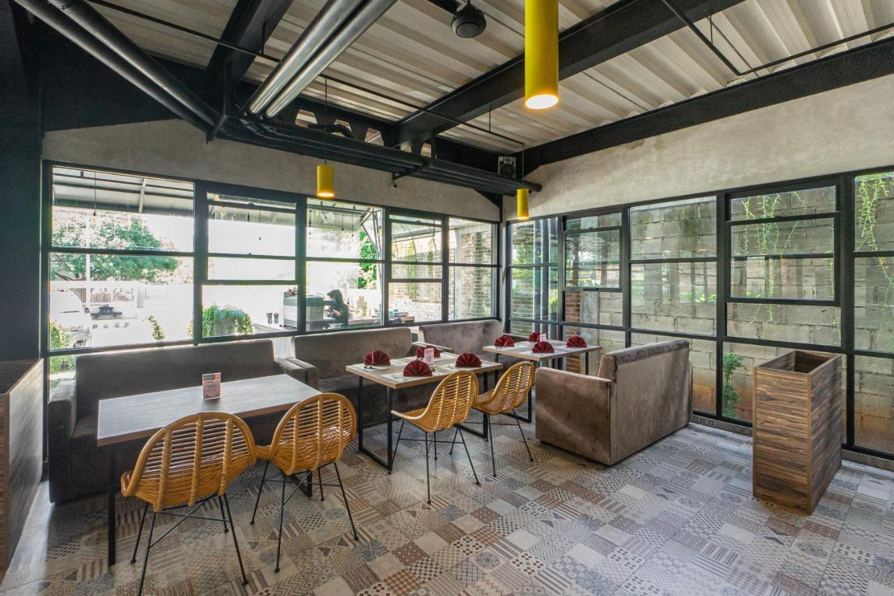 Hotel Summerville Majalengka Zewnętrze zdjęcie