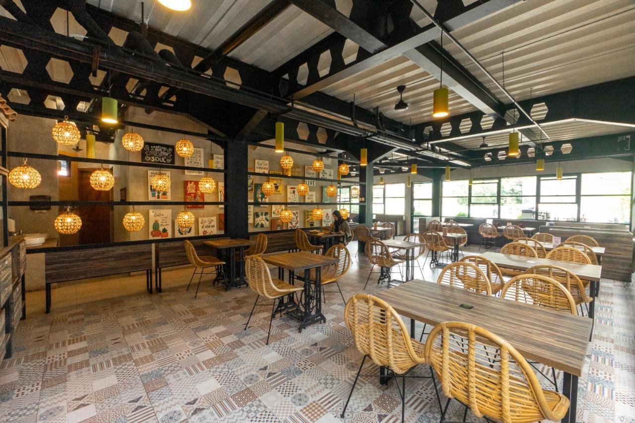 Hotel Summerville Majalengka Zewnętrze zdjęcie