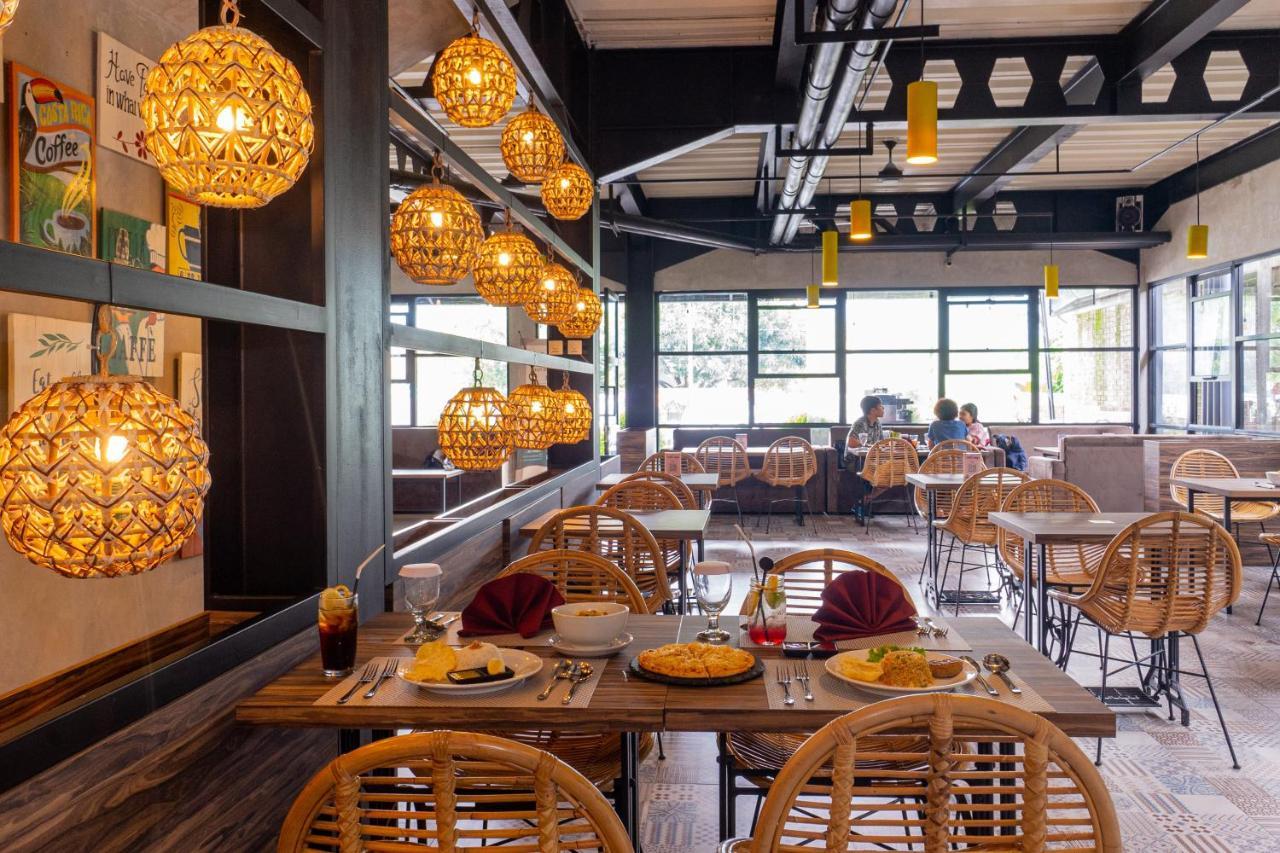 Hotel Summerville Majalengka Zewnętrze zdjęcie