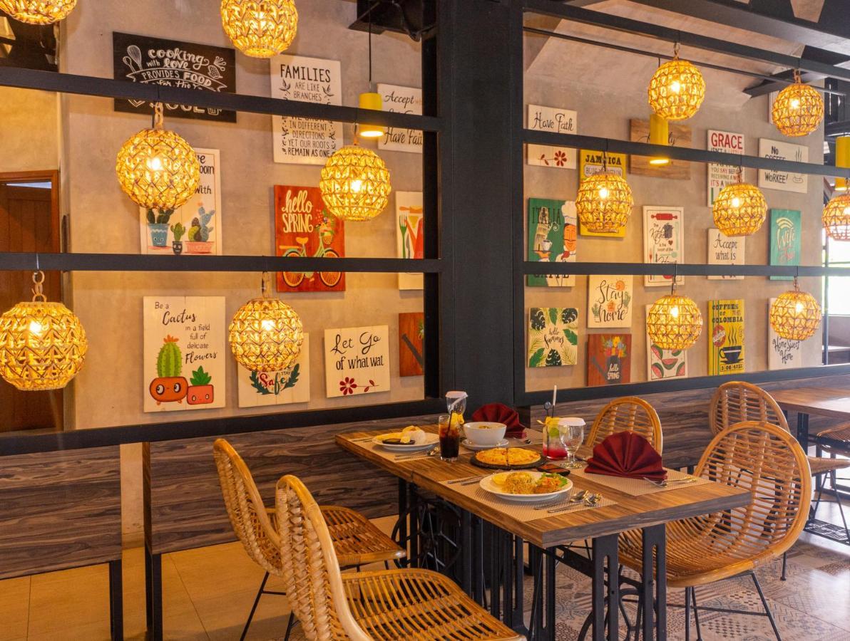 Hotel Summerville Majalengka Zewnętrze zdjęcie